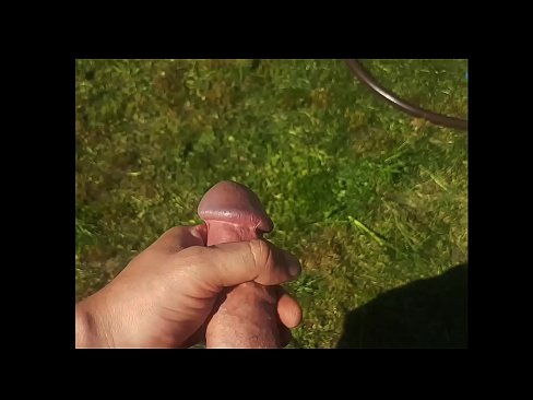 ❤️ ګرم hottie خپل ګلابي بلی fucked او د اوړي په باغ کې د squirt سره cums ترلاسه کوي ❤️ جنس